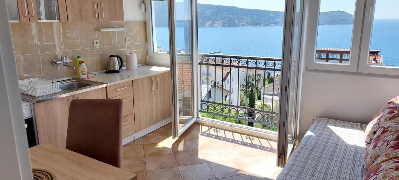 Lala Apartment Херцег Нови Екстериор снимка