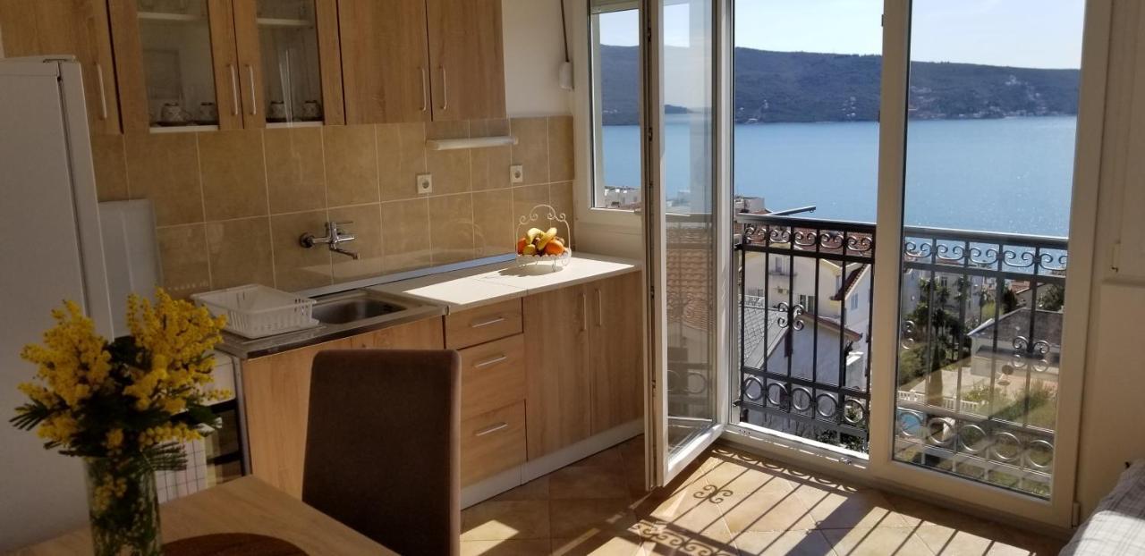 Lala Apartment Херцег Нови Екстериор снимка